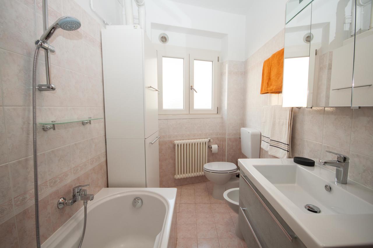Il Golfo Apartment Ленно Екстер'єр фото