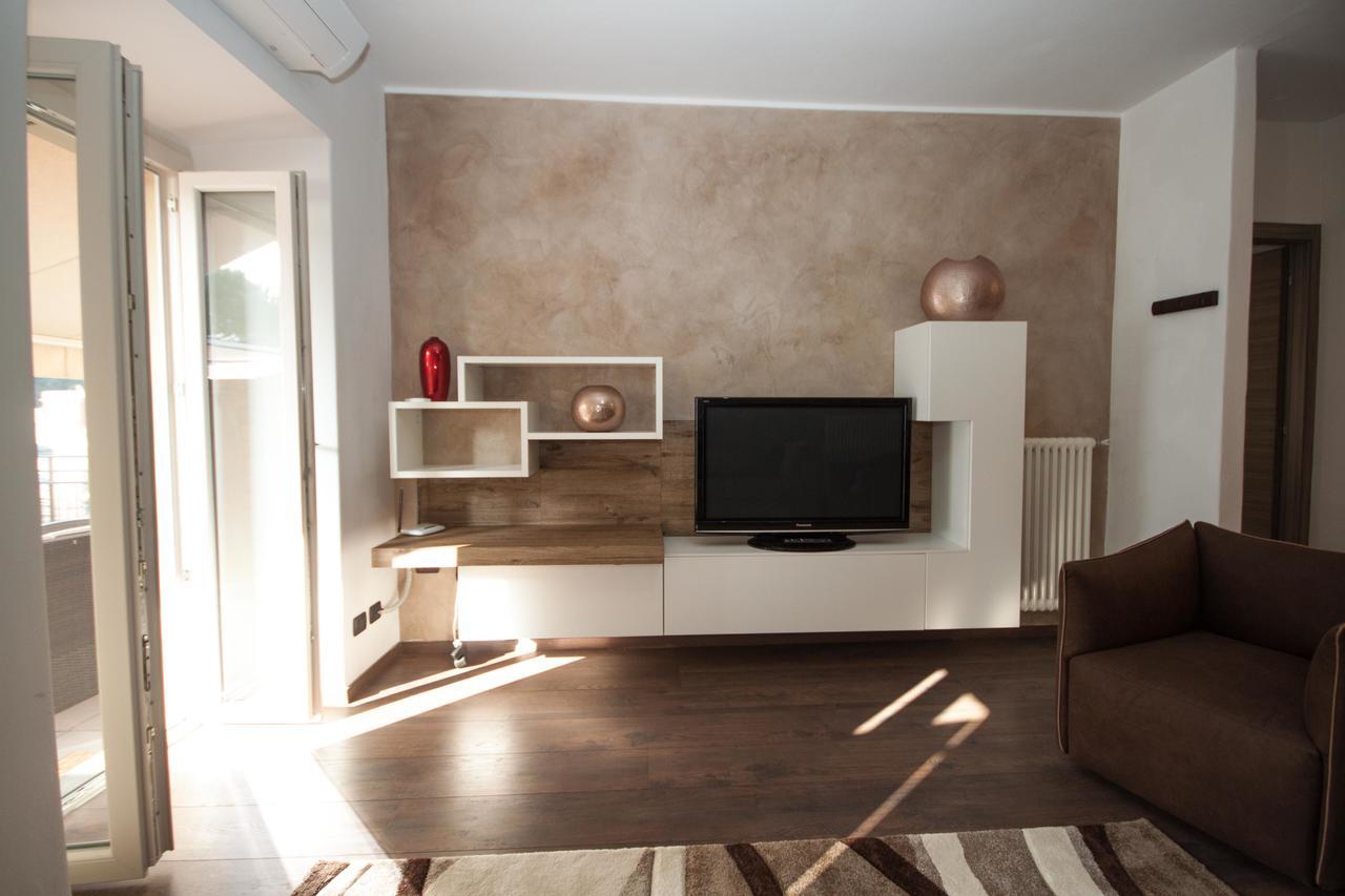 Il Golfo Apartment Ленно Екстер'єр фото